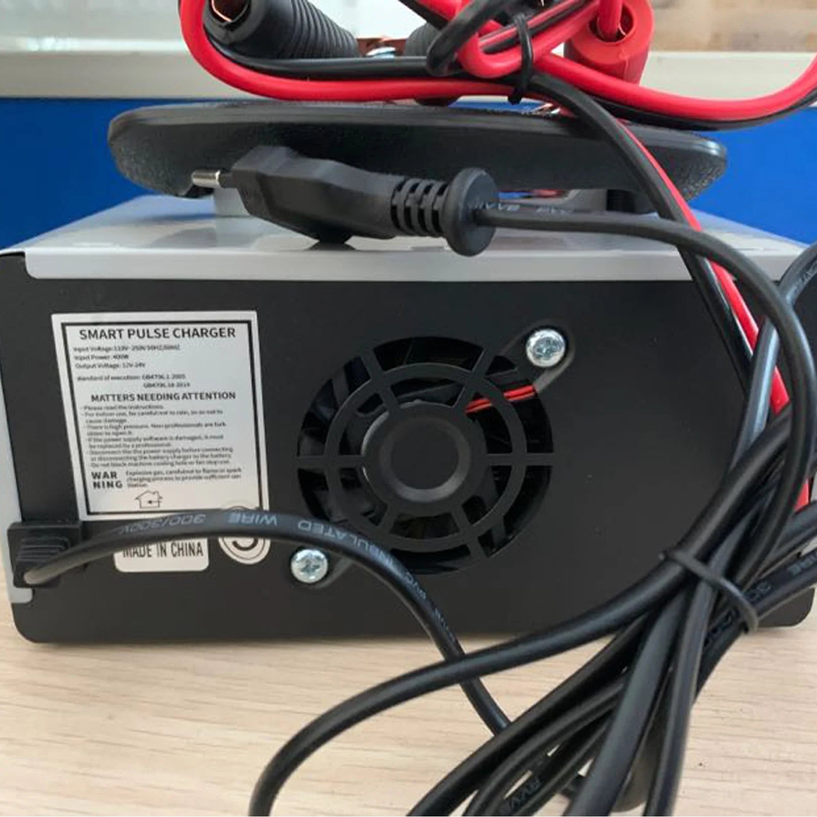 12/24V 400W Universal Car Lead Acid Battery Charger LCD Display Intelligent Charger Automatic Repair for Motorcycle Van Truck